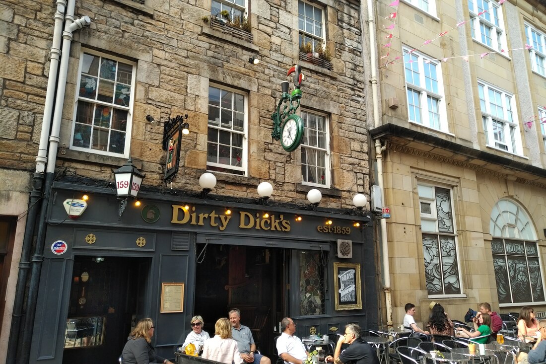 Dirty Dick's pub blog